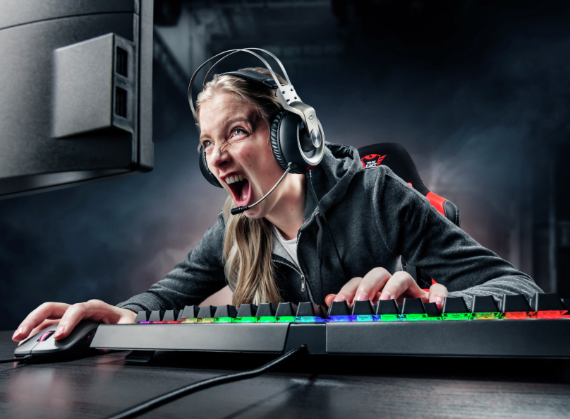 Audifonos Gamer Trust Gxt 430 Ironn Multiplataformas