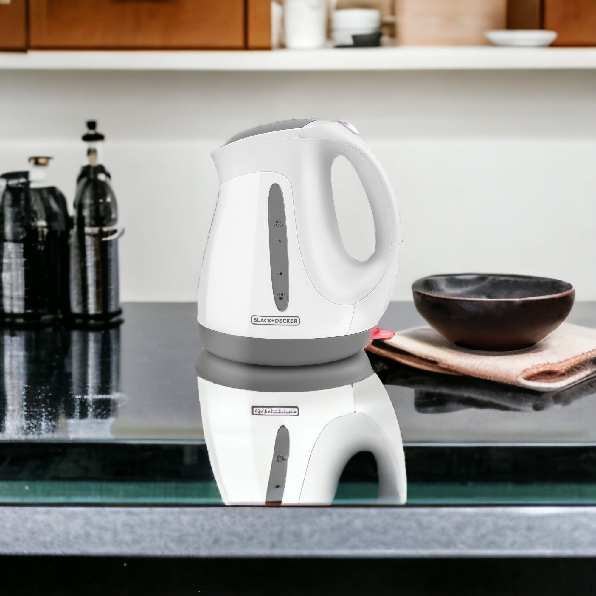 Hervidor Black + Decker 1.7L Base Giratoria 360° JKC681-CL