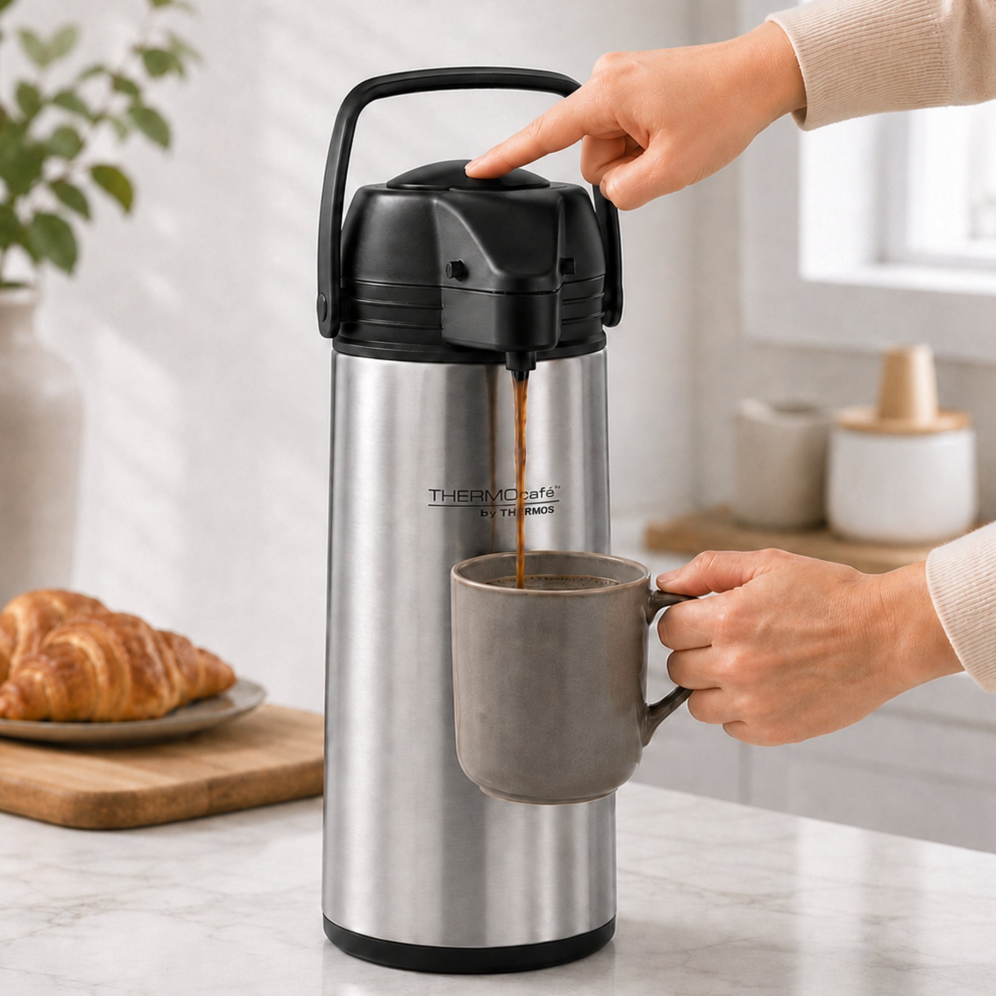 Termo Sifón de Líquidos Jado 1.9L Thermos 12H HOT & 24H Cold