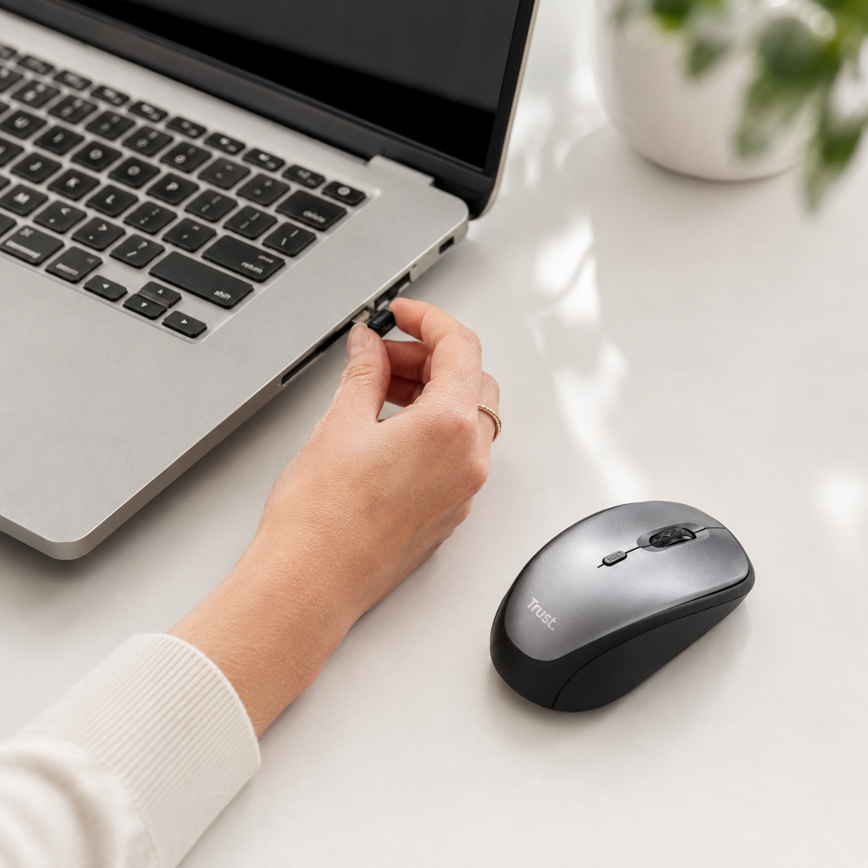 Mouse Inalámbrico Silencioso Trust YVI Eco Friendly BK 24549