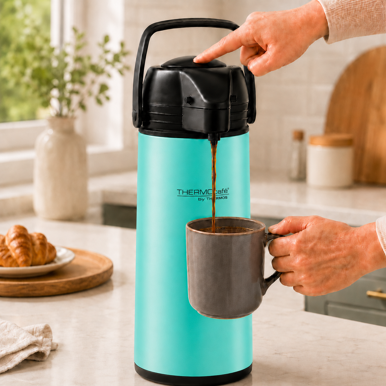 Termo Sifón de Líquidos Jado 1.9L Thermos 12H HOT & 24H Cold