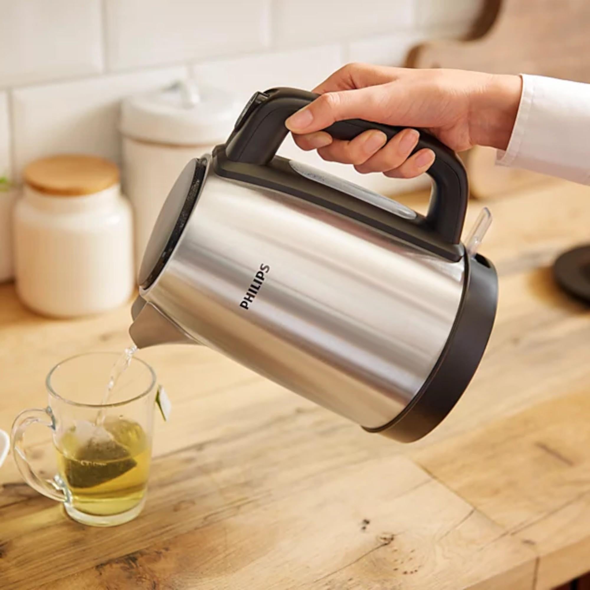 Hervidor Philips 1.7L Acero Inoxidable Base Giratoria 360°