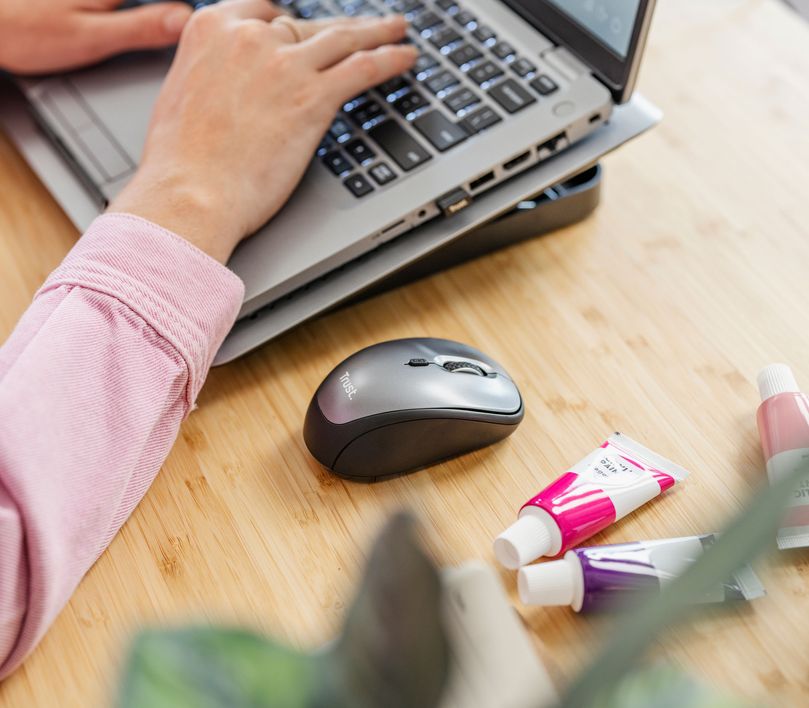 Mouse Inalámbrico Silencioso Trust YVI Eco Friendly BK 24549