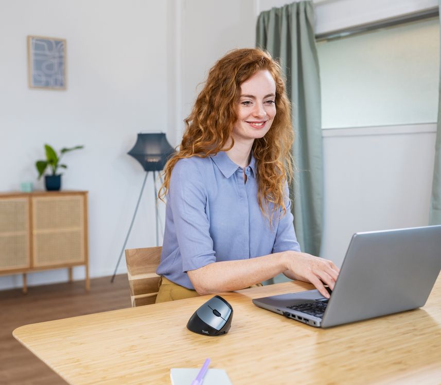 Mouse Vertical Ergonómico Trust Bayo Pro 2.4G Recargable RGB