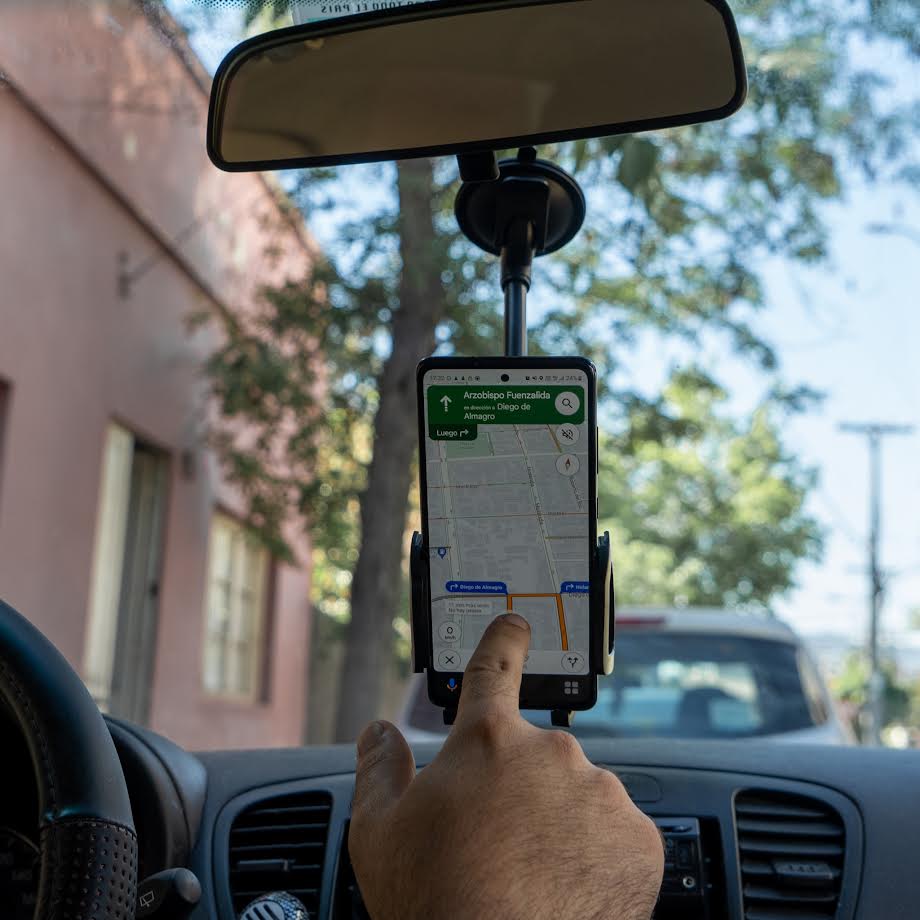 Soporte de Auto para Smartphone con Brazo Telescópico Vidrio