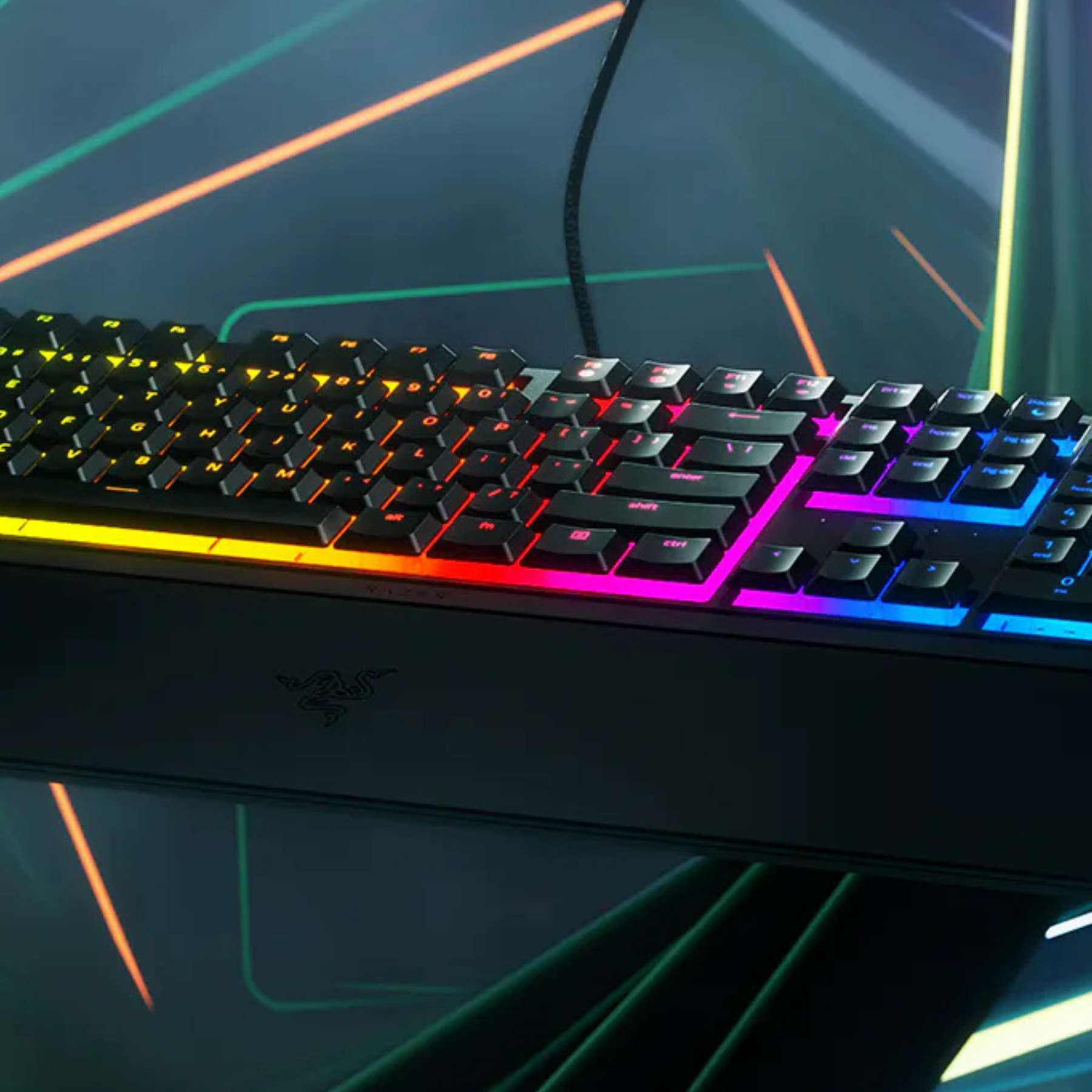 Teclado Gamer Razer Ornata V3 RGB con Apoya Muñecas Español