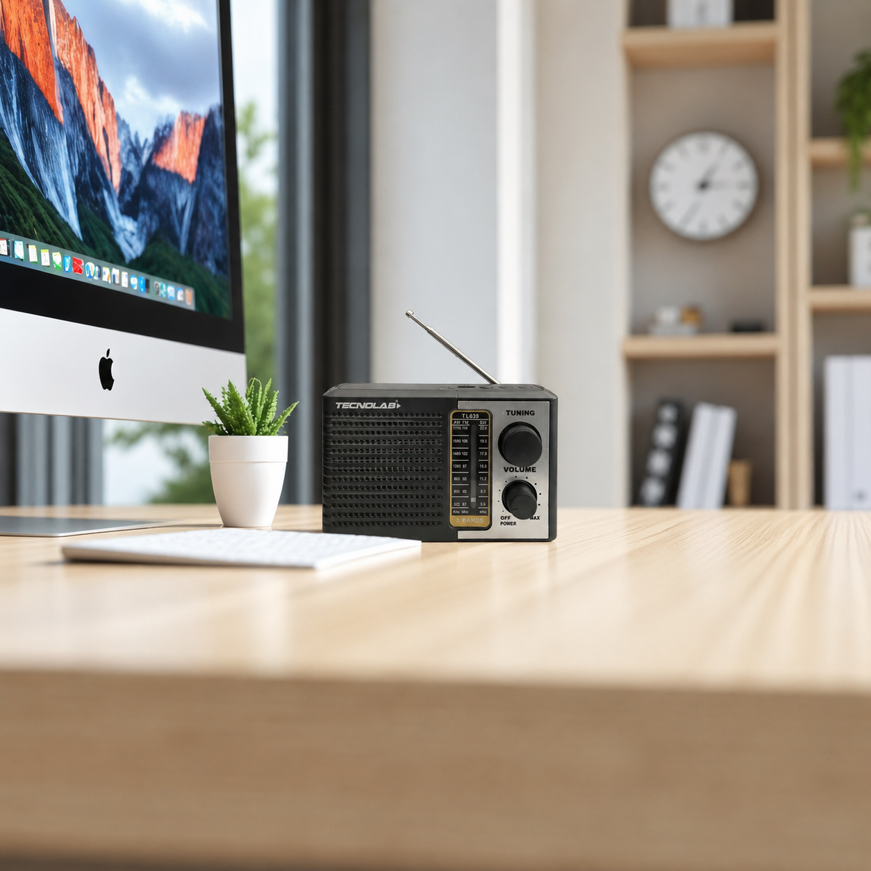 Radio Portátil AM/ FM/ SW Recargable +Pilas + Luz LED 5W RMS