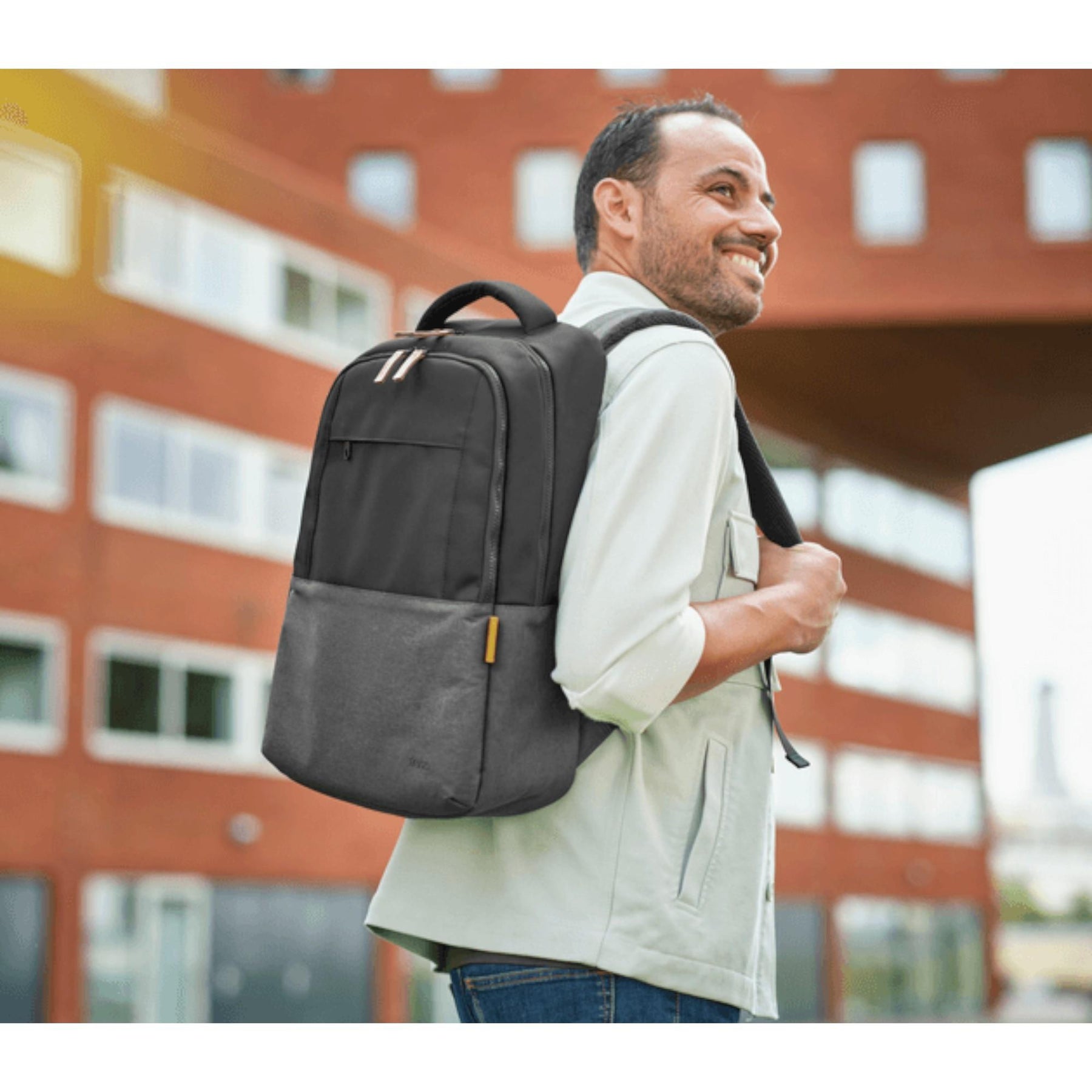 Mochila de Notebook Trust Lisboa 16" 23L Ultra Ligera Black