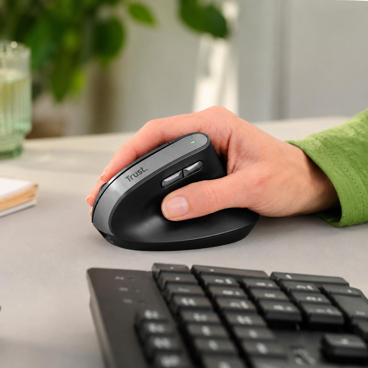 Mouse Vertical Inalámbrico Trust Bayo II Recargable Ergonomico