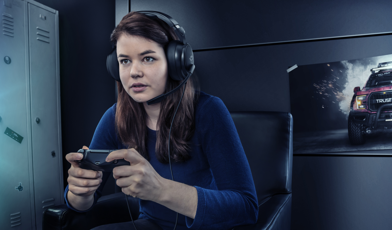 Audifonos Gamer Trust  Pylo Gxt 433K Black Multiplataformas